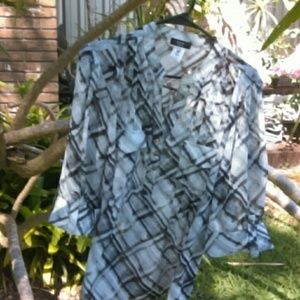 Blouse 3 quarter length sleeves black white gray